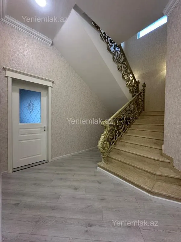Satılır 4 otaqlı həyət evi 200 m²