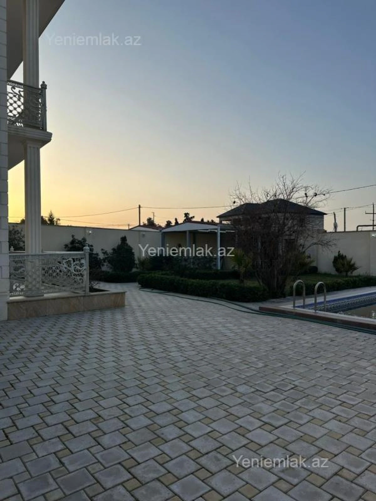 Satılır 4 otaqlı həyət evi 200 m²