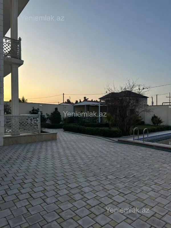 Satılır 4 otaqlı həyət evi 200 m²