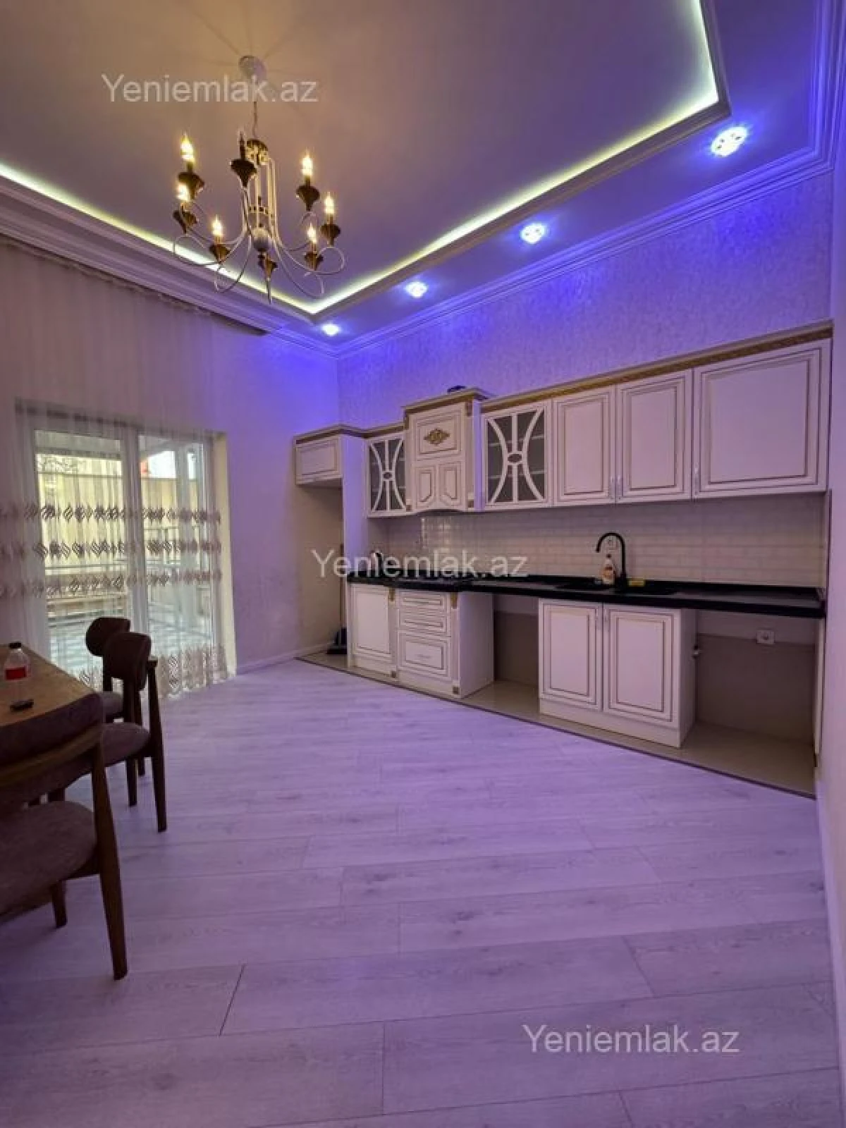 Satılır 4 otaqlı həyət evi 200 m²