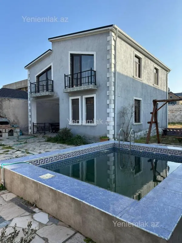 Satılır 5 otaqlı həyət evi 180 m²