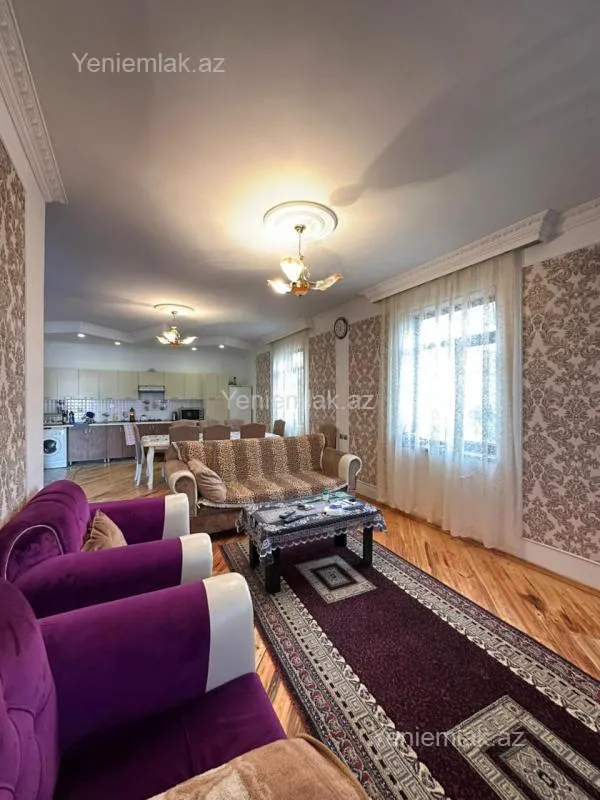 Satılır 5 otaqlı həyət evi 180 m²