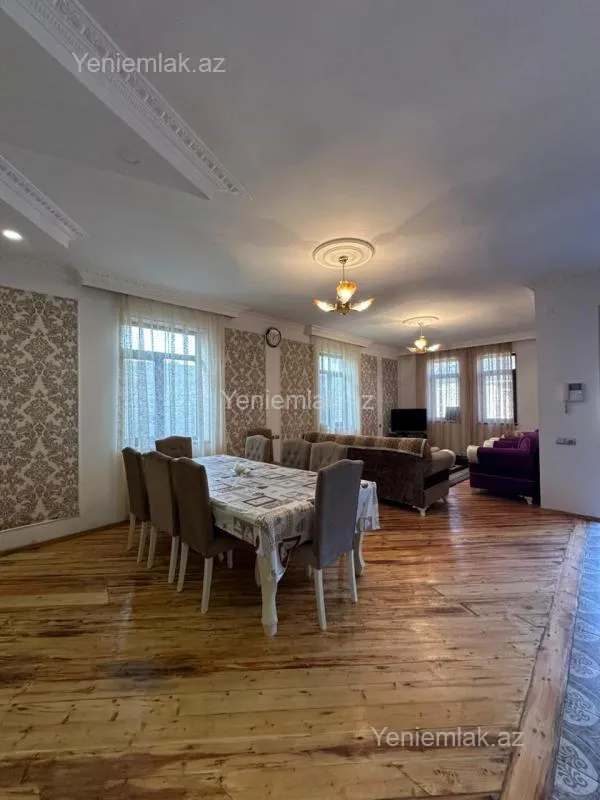 Satılır 5 otaqlı həyət evi 180 m²