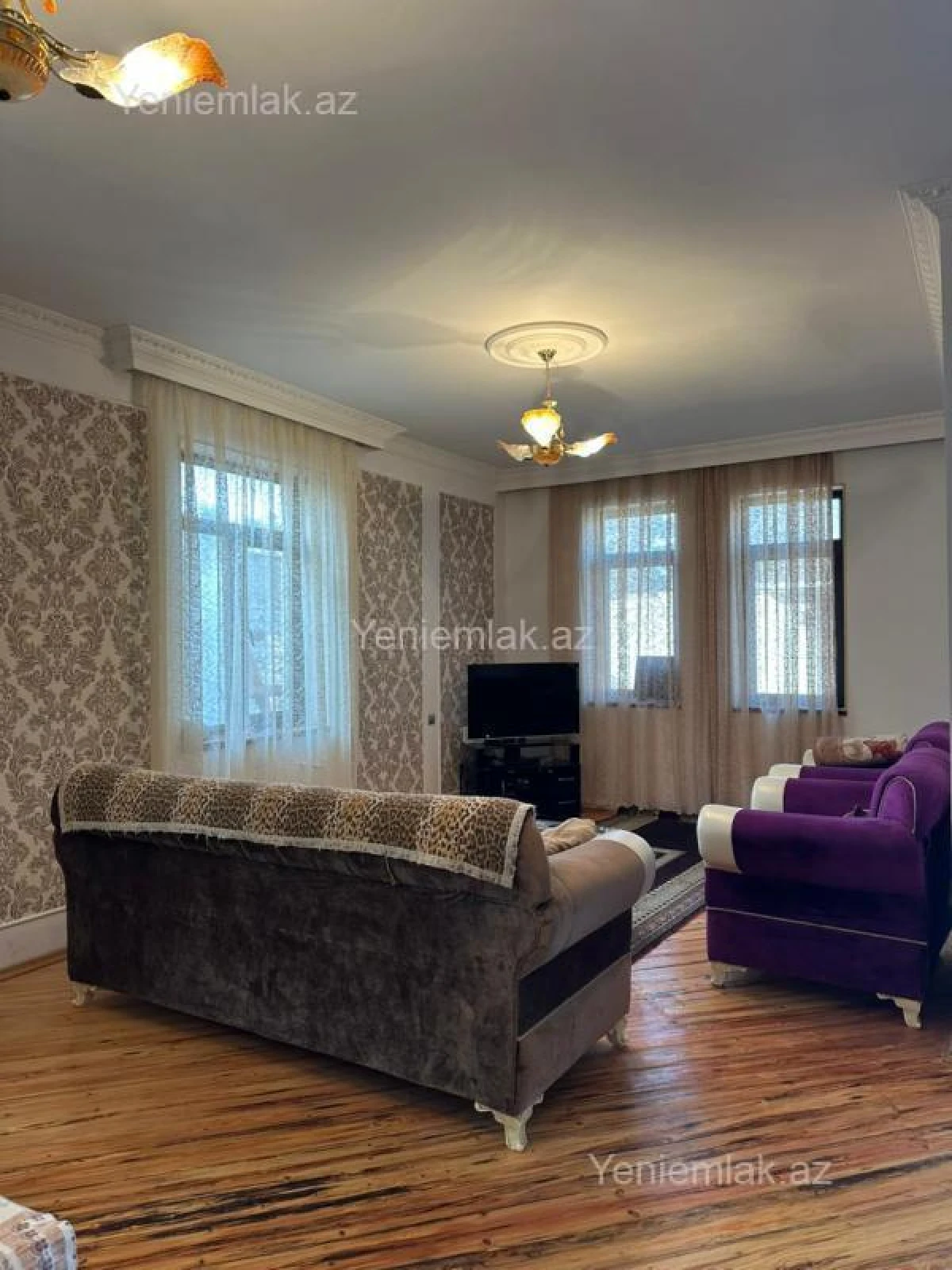 Satılır 5 otaqlı həyət evi 180 m²