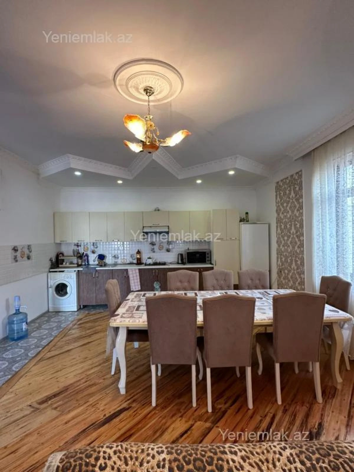 Satılır 5 otaqlı həyət evi 180 m²