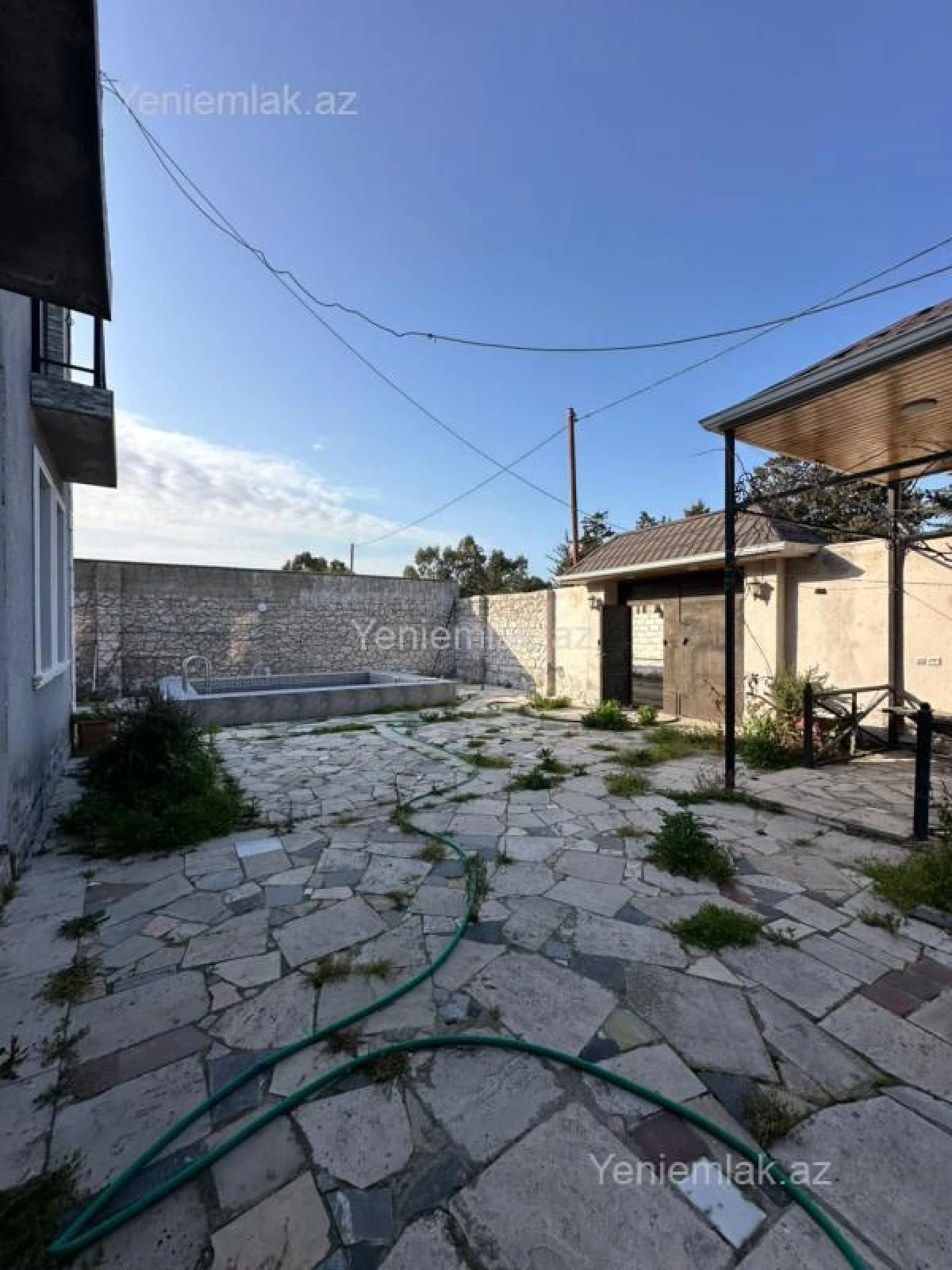 Satılır 5 otaqlı həyət evi 180 m²