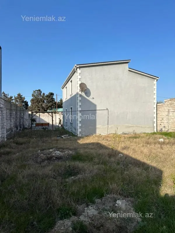 Satılır 5 otaqlı həyət evi 180 m²