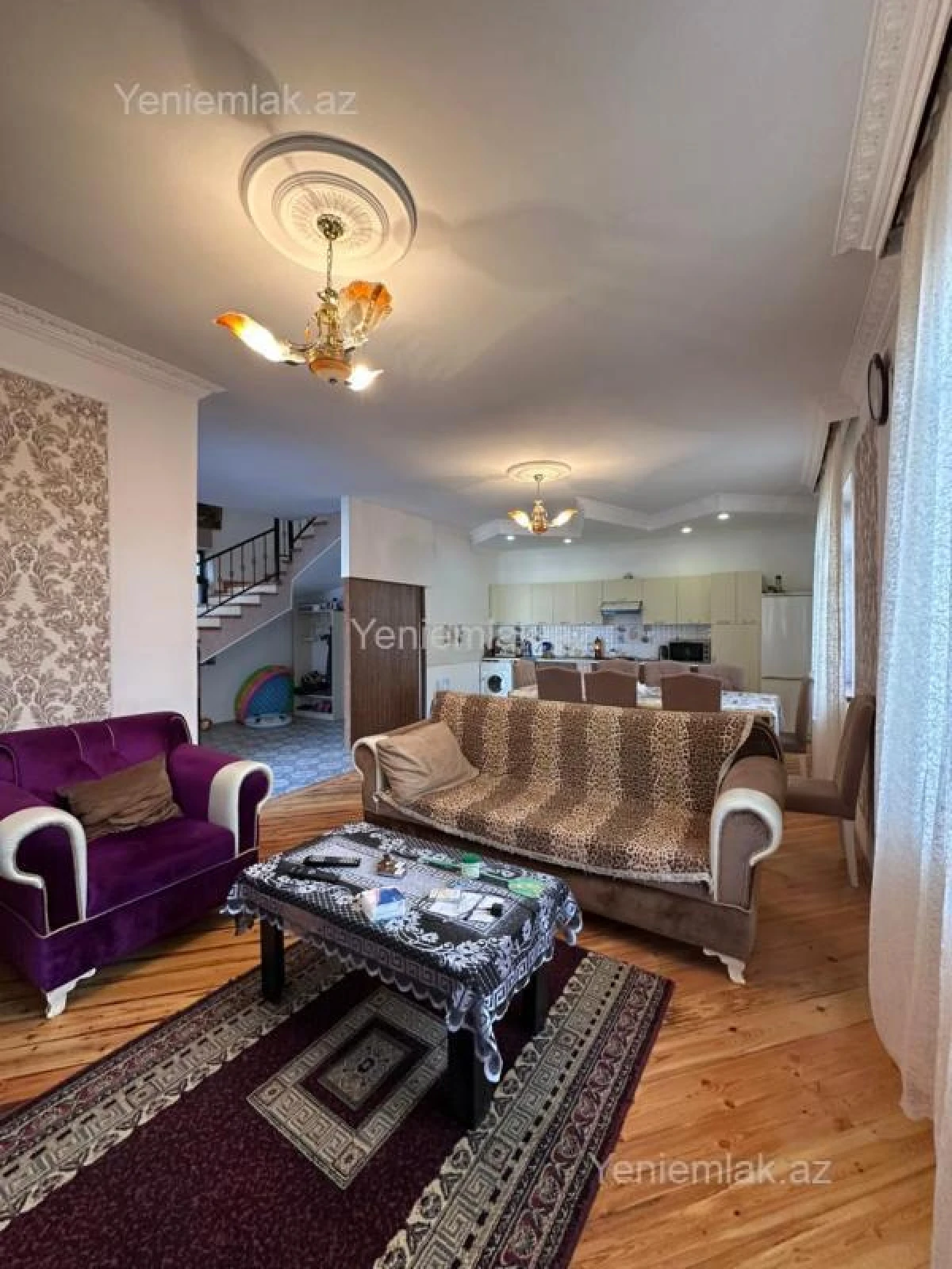 Satılır 5 otaqlı həyət evi 180 m²