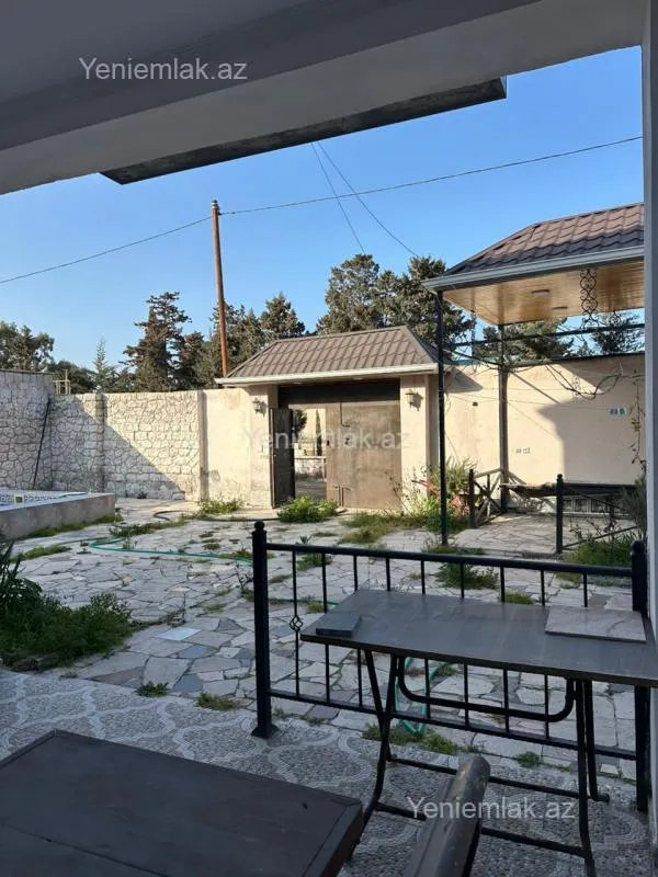 Satılır 5 otaqlı həyət evi 180 m²