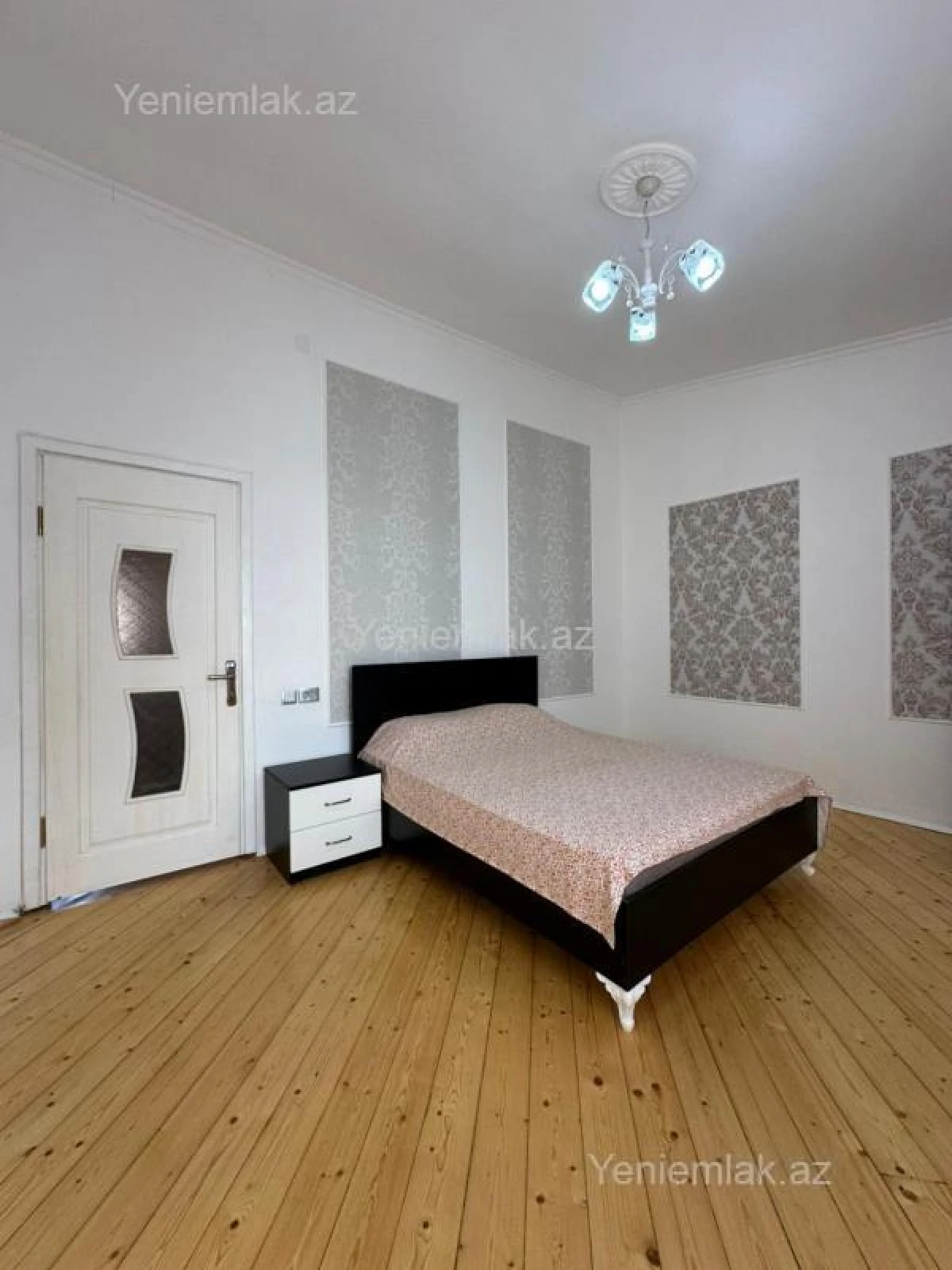 Satılır 5 otaqlı həyət evi 180 m²