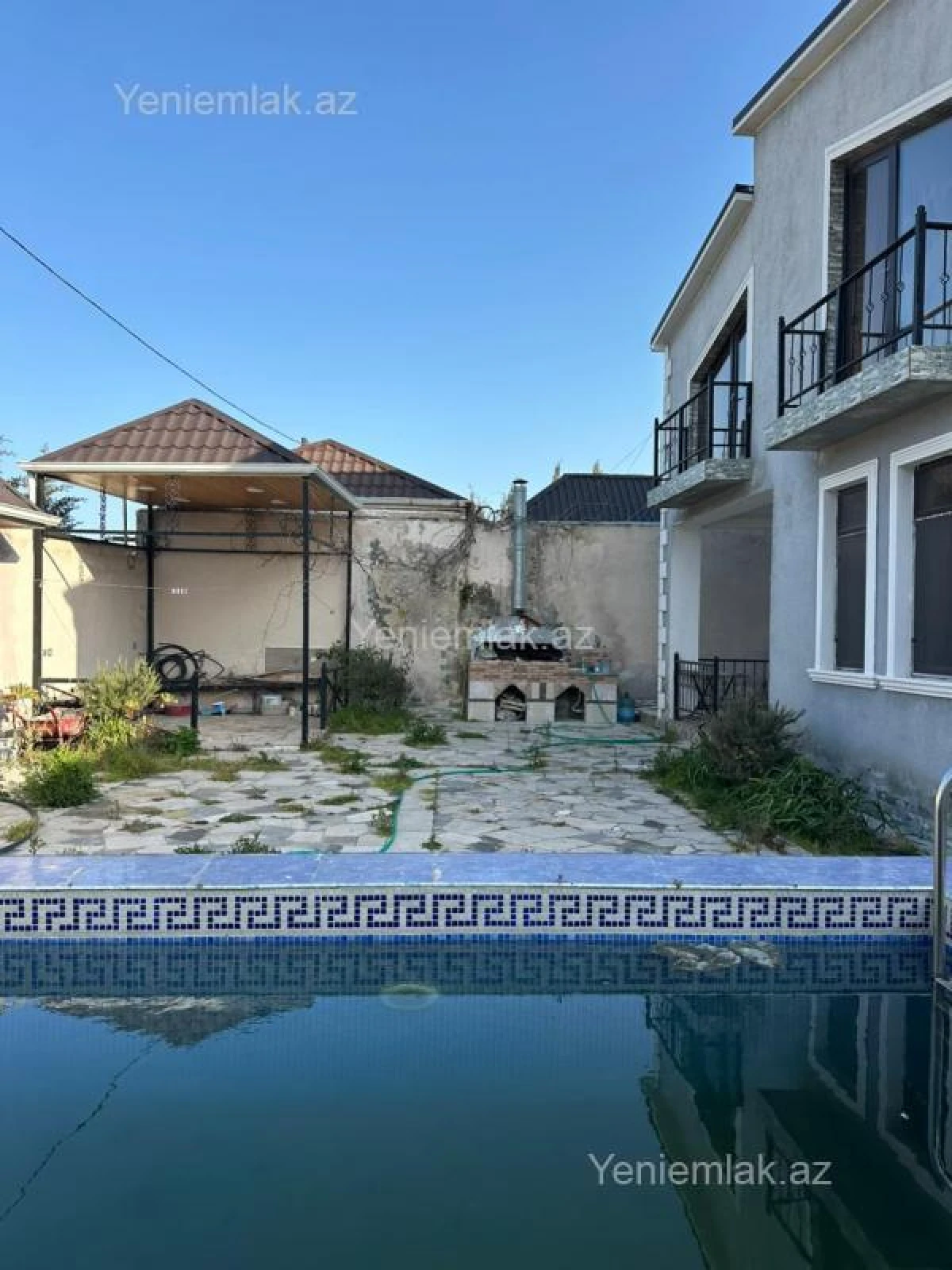 Satılır 5 otaqlı həyət evi 180 m²