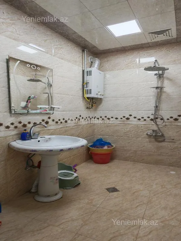 Satılır 3 otaqlı köhnə tikili 60 m²