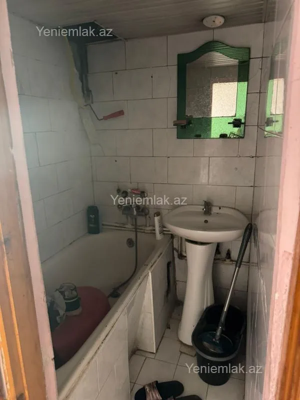 Satılır 2 otaqlı köhnə tikili 52 m²