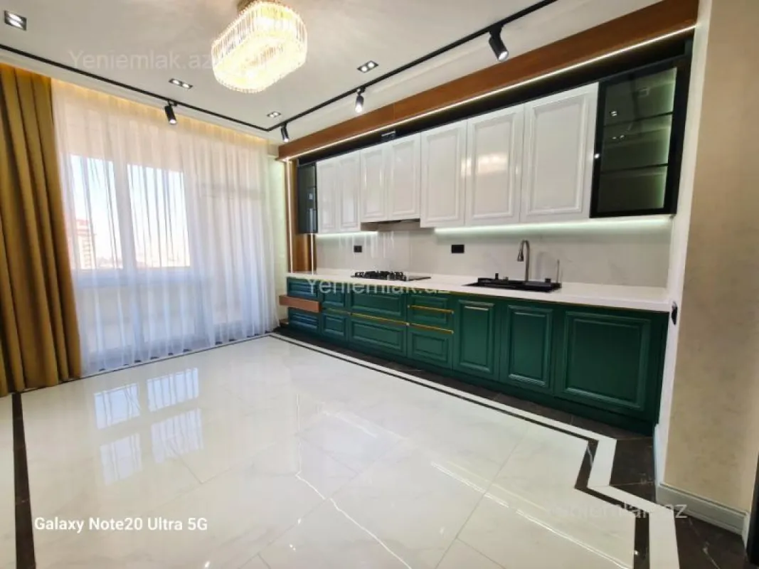 Satılır 4 otaqlı yeni tikili 186 m²
