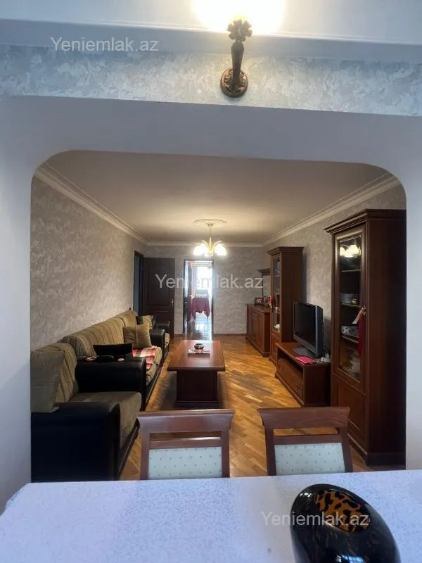 Satılır 3 otaqlı köhnə tikili 75 m²