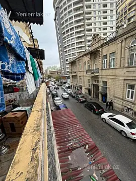 Satılır 2 otaqlı köhnə tikili 65 m²