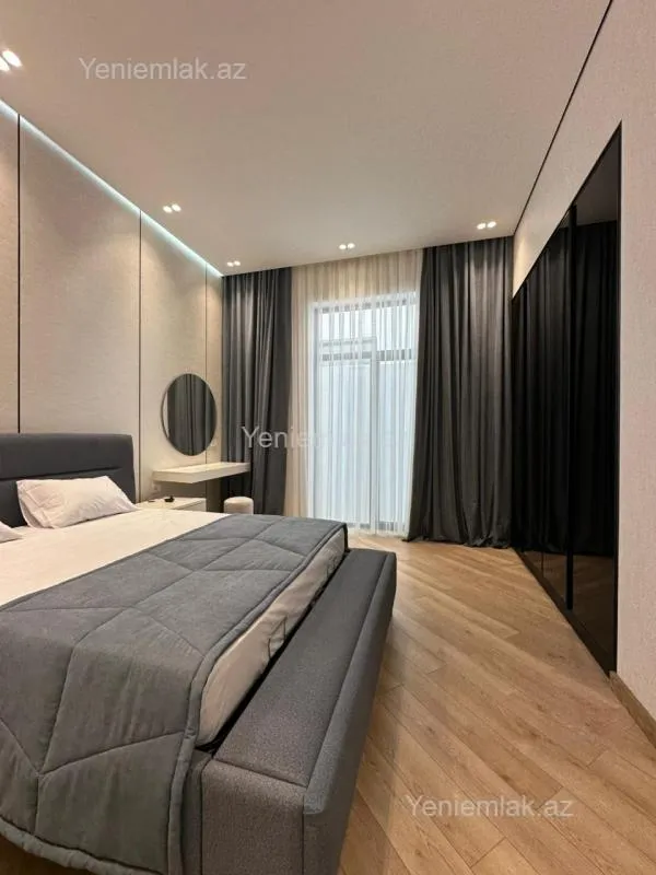 Satılır 5 otaqlı həyət evi 250 m²