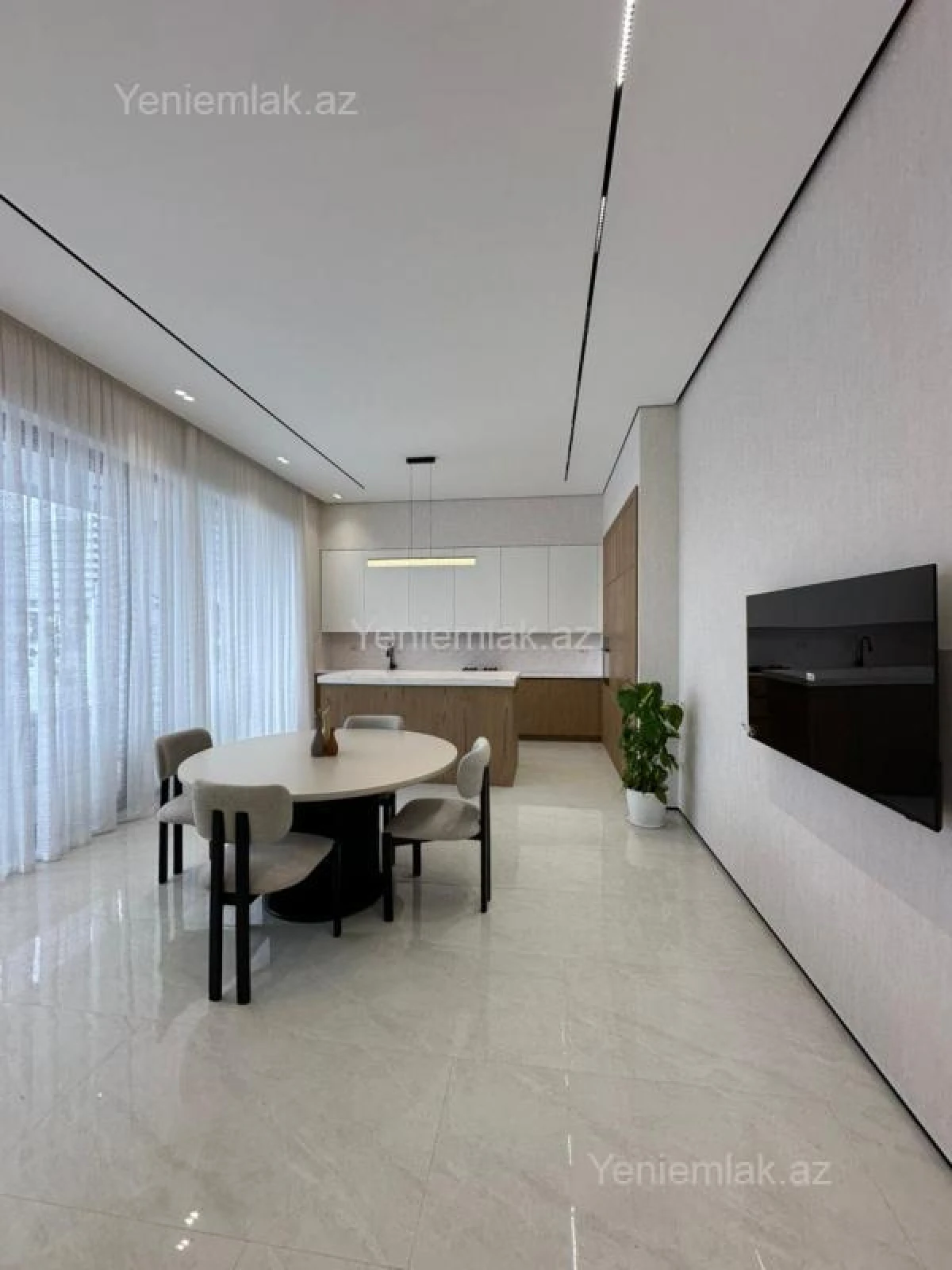 Satılır 5 otaqlı həyət evi 250 m²