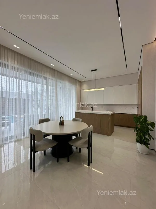 Satılır 5 otaqlı həyət evi 250 m²