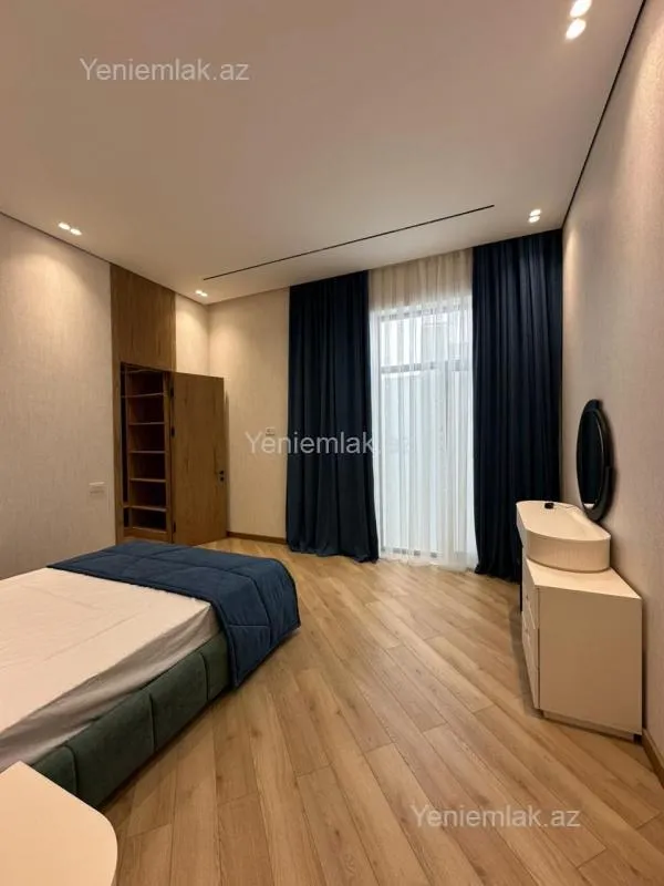 Satılır 5 otaqlı həyət evi 250 m²