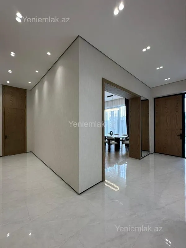 Satılır 5 otaqlı həyət evi 250 m²