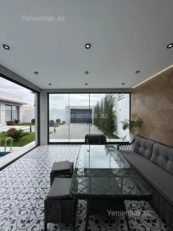 Satılır 5 otaqlı həyət evi 250 m²