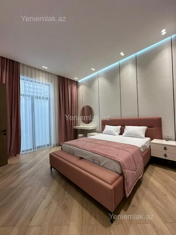 Satılır 5 otaqlı həyət evi 250 m²