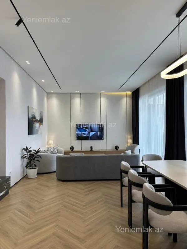 Satılır 5 otaqlı həyət evi 250 m²