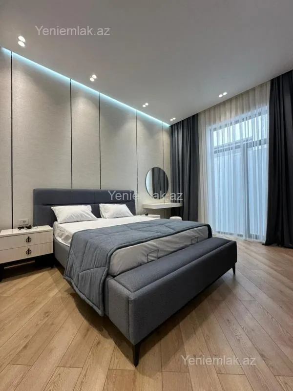 Satılır 5 otaqlı həyət evi 250 m²