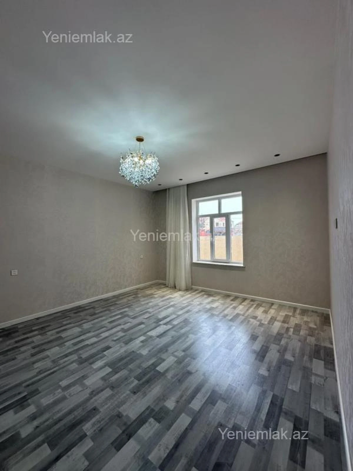 Satılır 5 otaqlı həyət evi 220 m²