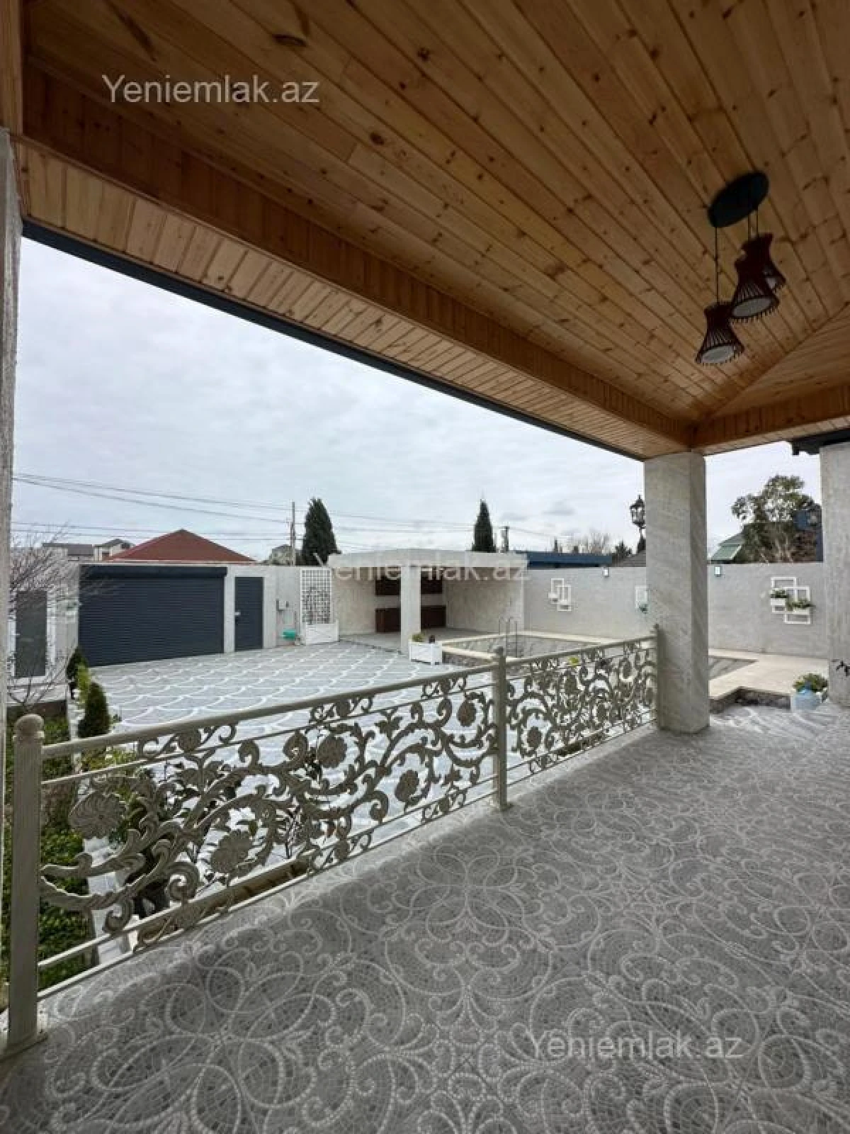 Satılır 5 otaqlı həyət evi 220 m²