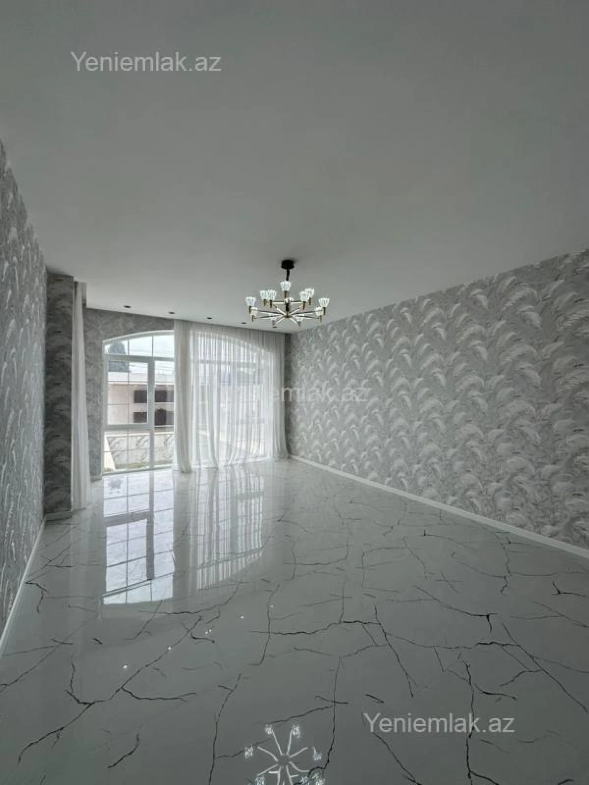 Satılır 5 otaqlı həyət evi 220 m²
