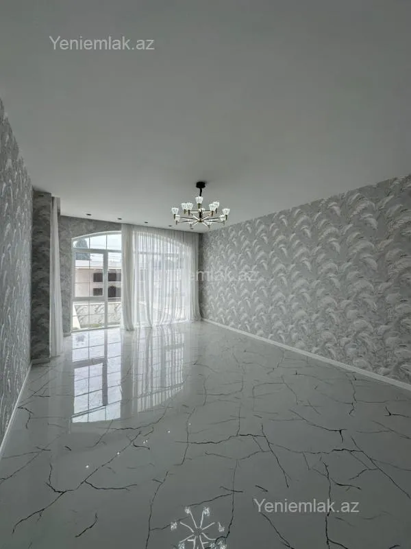Satılır 5 otaqlı həyət evi 220 m²