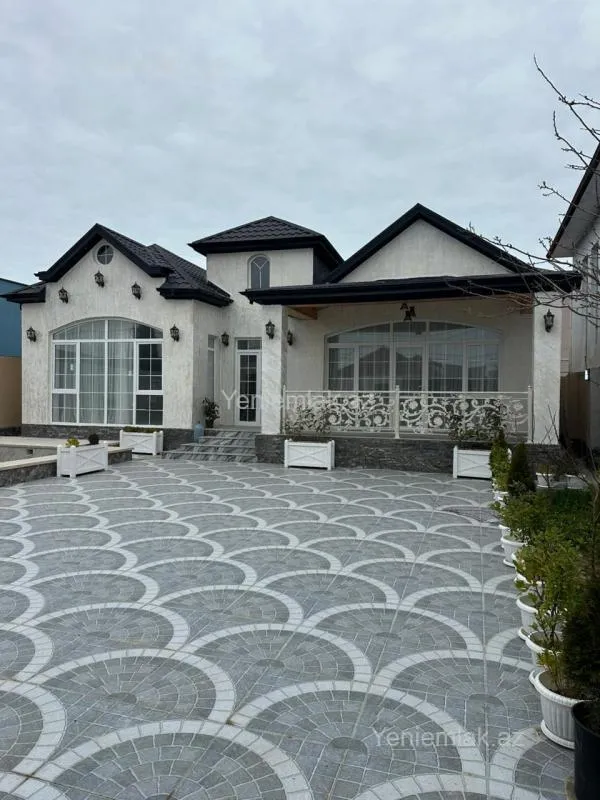 Satılır 5 otaqlı həyət evi 220 m²