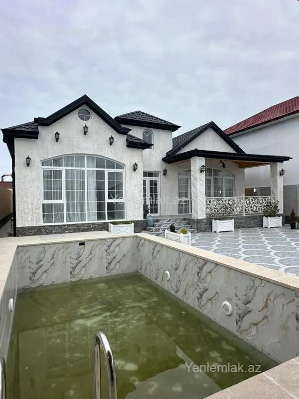 Satılır 5 otaqlı həyət evi 220 m²