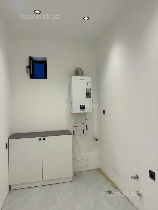 Satılır 4 otaqlı həyət evi 180 m²