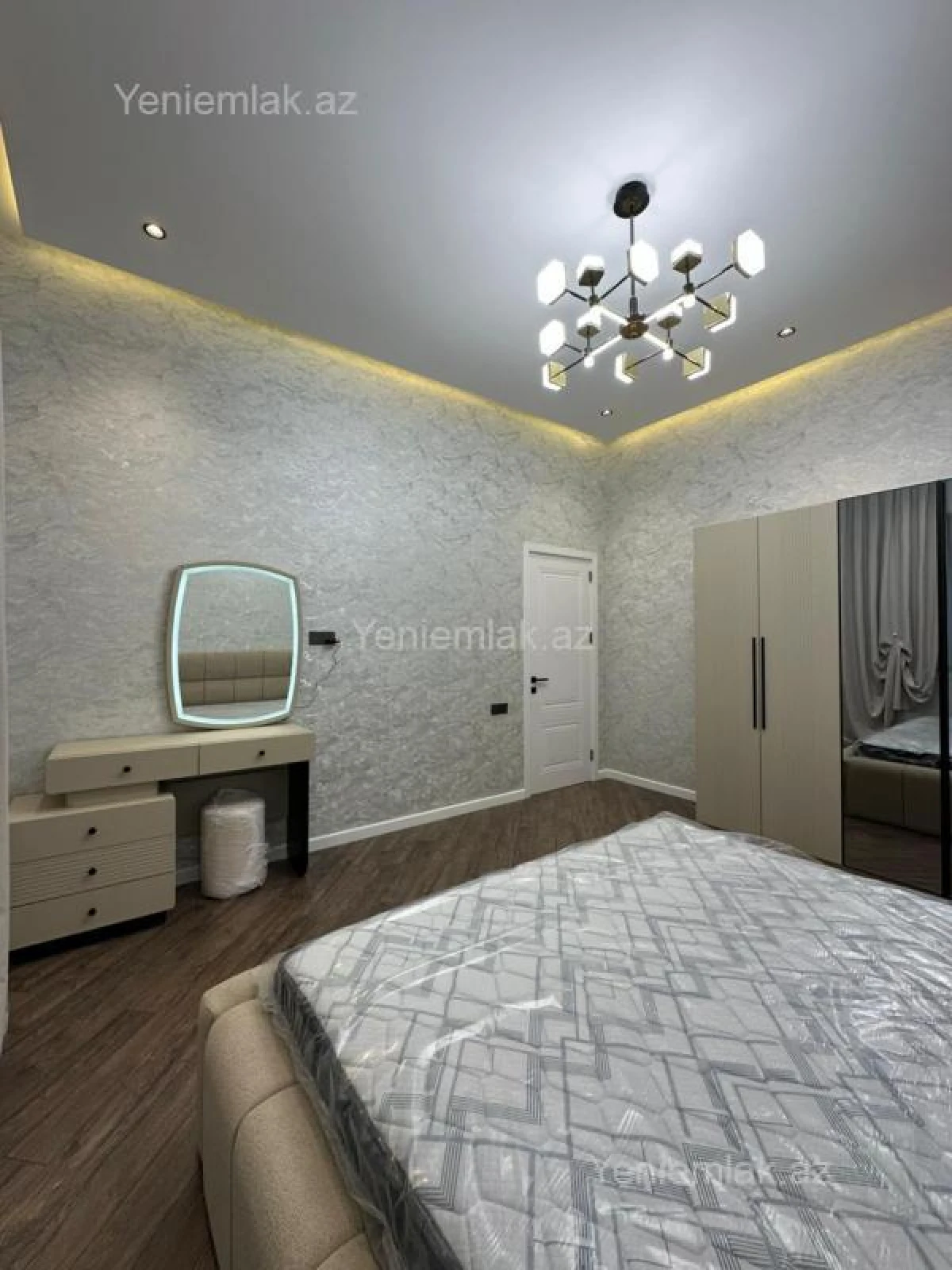 Satılır 4 otaqlı həyət evi 180 m²