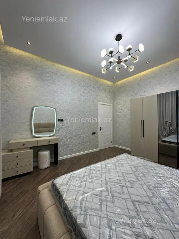 Satılır 4 otaqlı həyət evi 180 m²