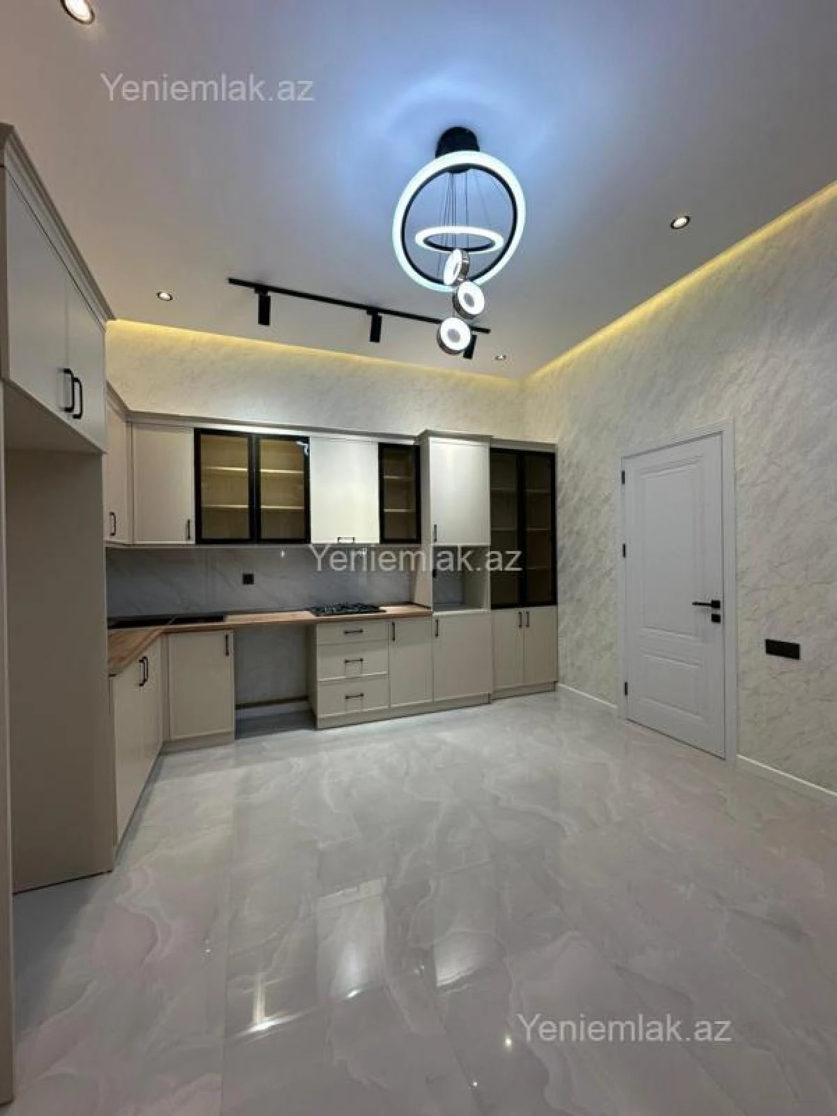 Satılır 4 otaqlı həyət evi 180 m²
