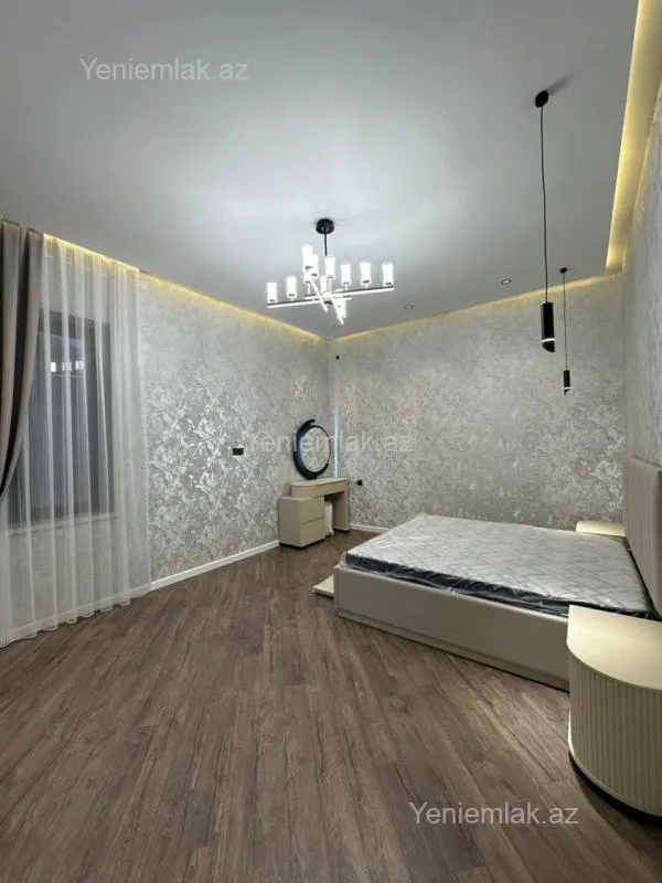 Satılır 4 otaqlı həyət evi 180 m²