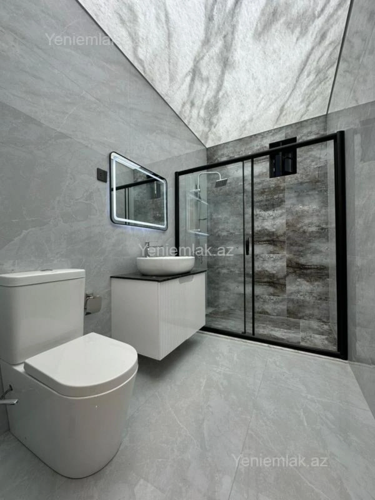 Satılır 4 otaqlı həyət evi 180 m²