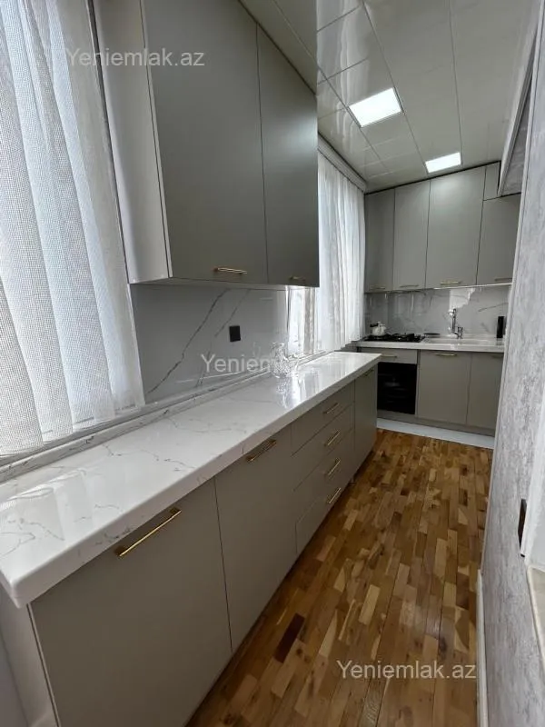 Satılır 3 otaqlı köhnə tikili 70 m²