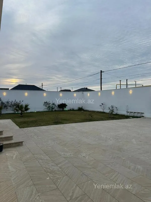 Satılır 4 otaqlı həyət evi 180 m²