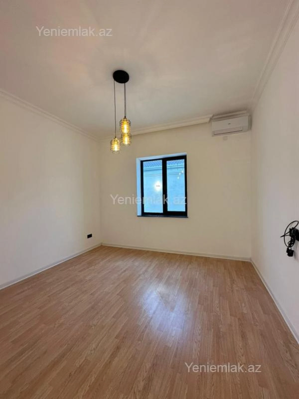 Satılır 4 otaqlı həyət evi 180 m²
