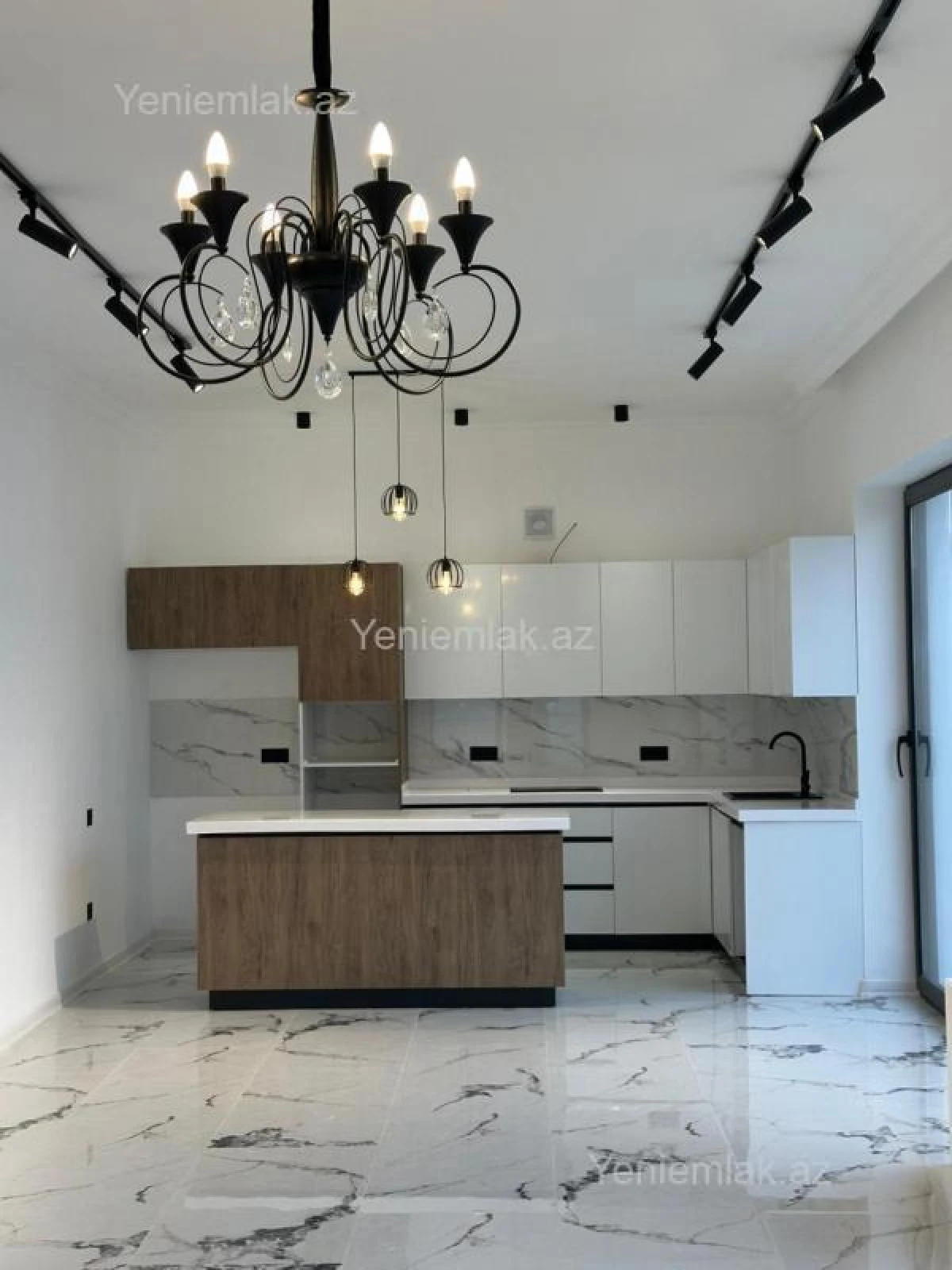 Satılır 4 otaqlı həyət evi 180 m²
