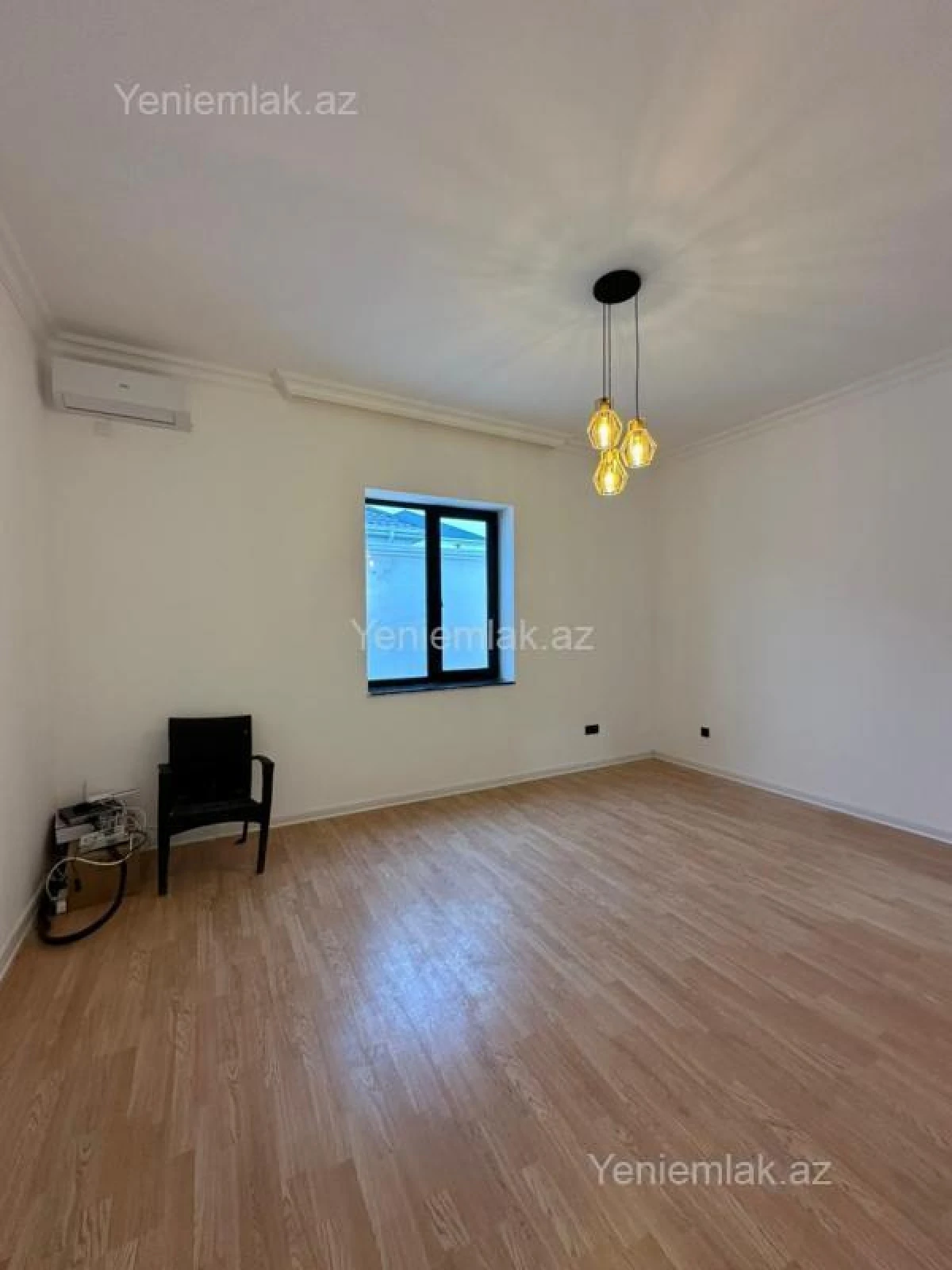 Satılır 4 otaqlı həyət evi 180 m²