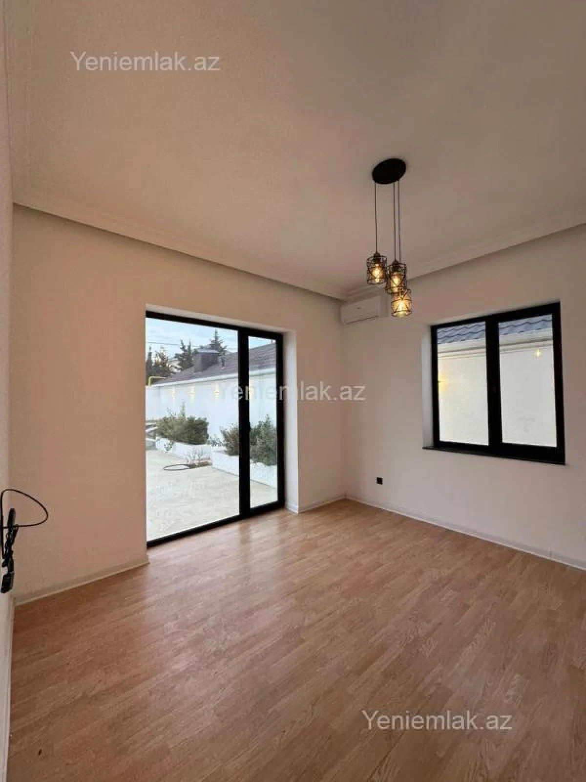 Satılır 4 otaqlı həyət evi 180 m²