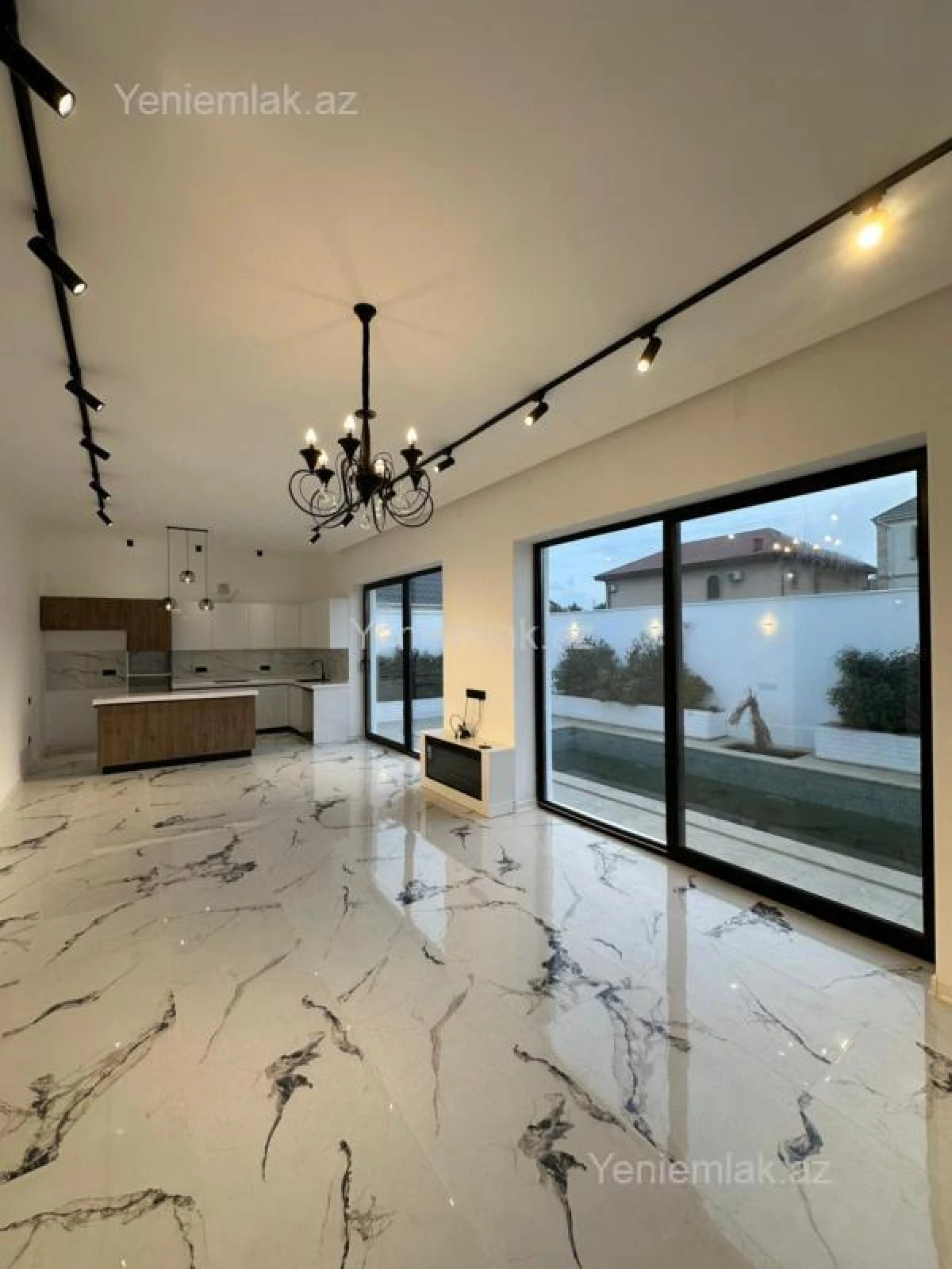 Satılır 4 otaqlı həyət evi 180 m²