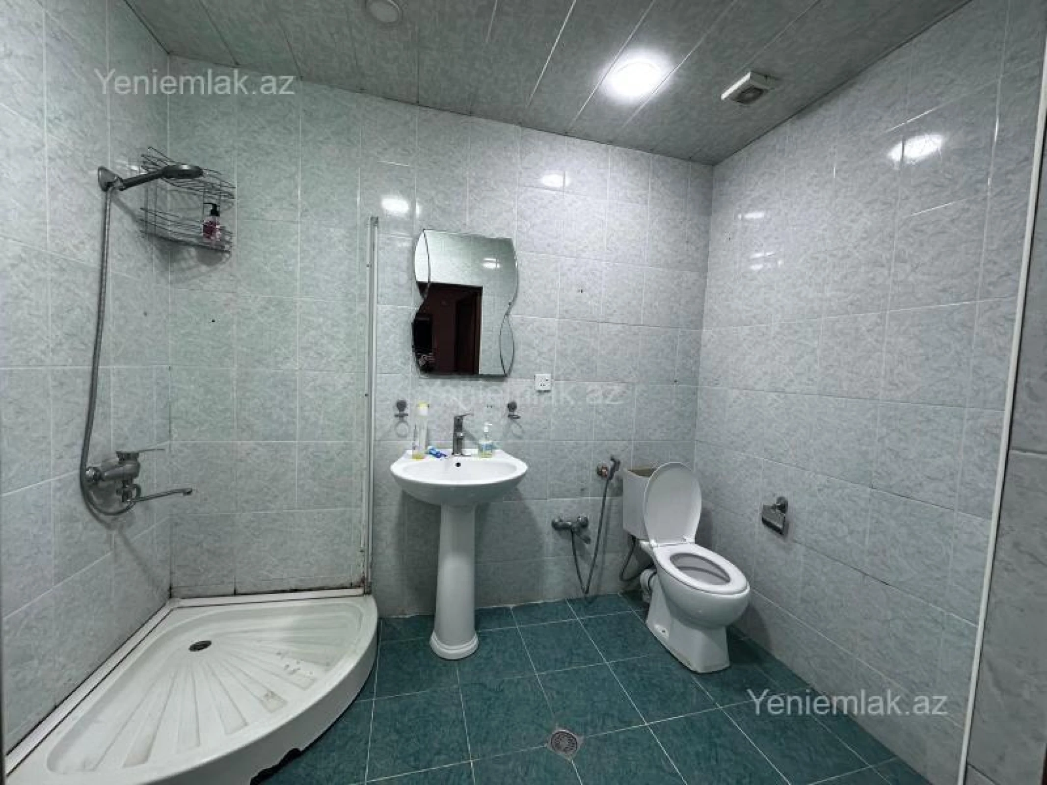 Satılır 2 otaqlı köhnə tikili 60 m²