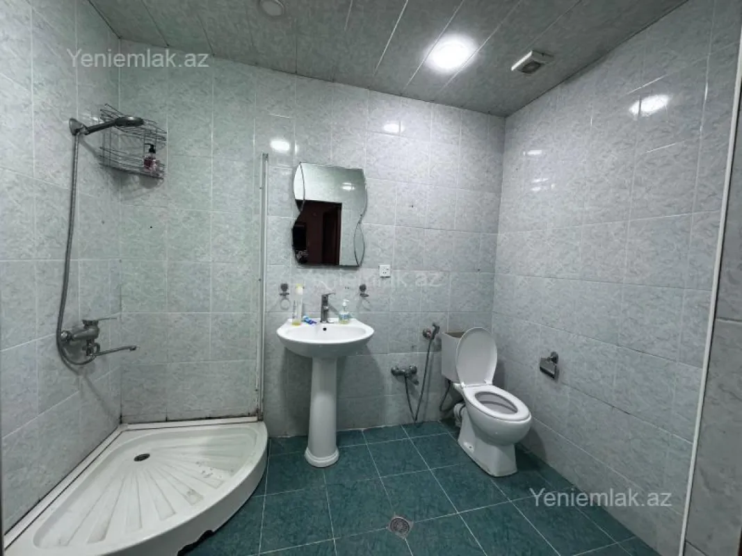 Satılır 2 otaqlı köhnə tikili 60 m²
